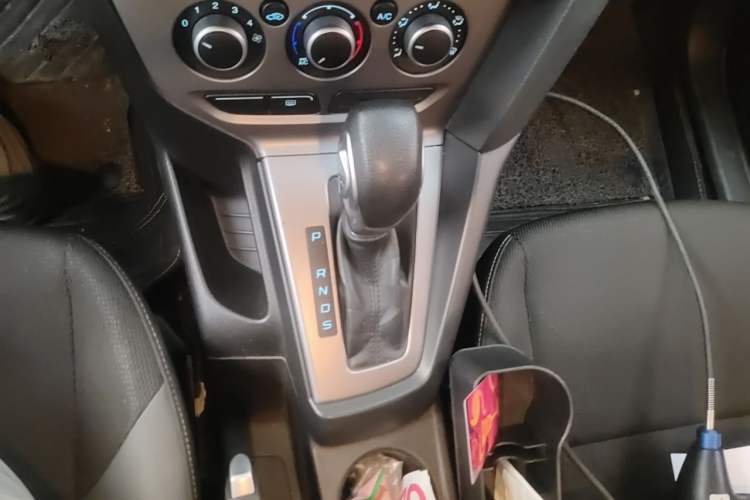 Used Ford Focus 2012 Hatchback 1.6L Automatic Comfort Model Gear Lever