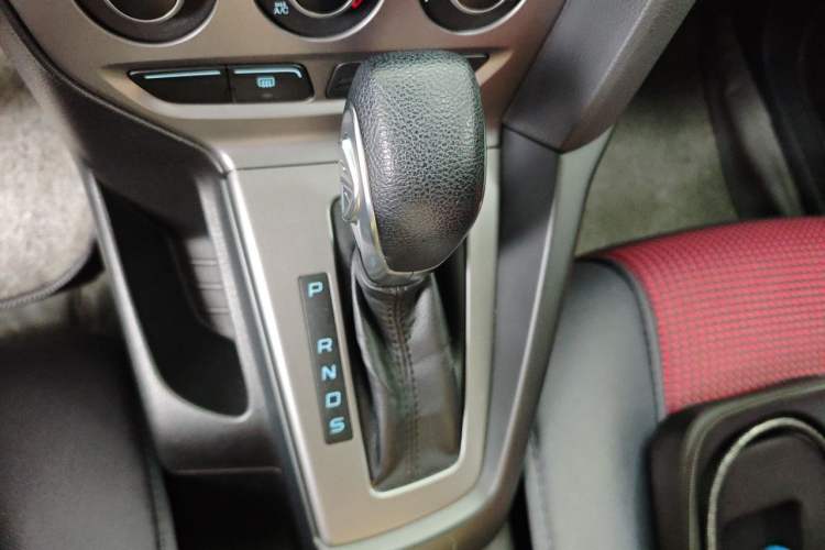 Used Ford Focus 2012 Hatchback 1.6L Automatic Comfort Model Gear Lever