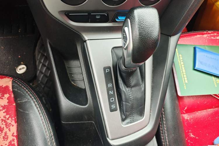 Used Ford Focus 2012 Hatchback 1.6L Automatic Comfort Model Gear Lever