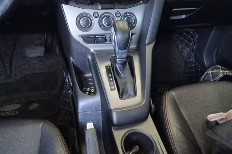 Used Ford Focus 2012 Hatchback 1.6L Automatic Comfort Model Gear Lever