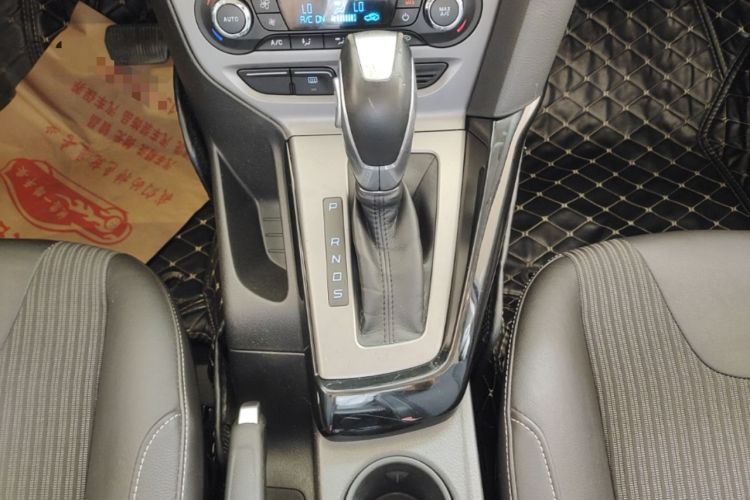 Used Ford Focus 2012 Sedan 1.6L Automatic Fashion Edition Gear Lever