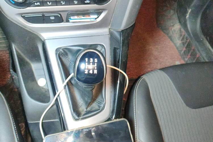 Used Ford Focus 2012 Sedan 1.6L Manual Fashion Edition Gear Lever