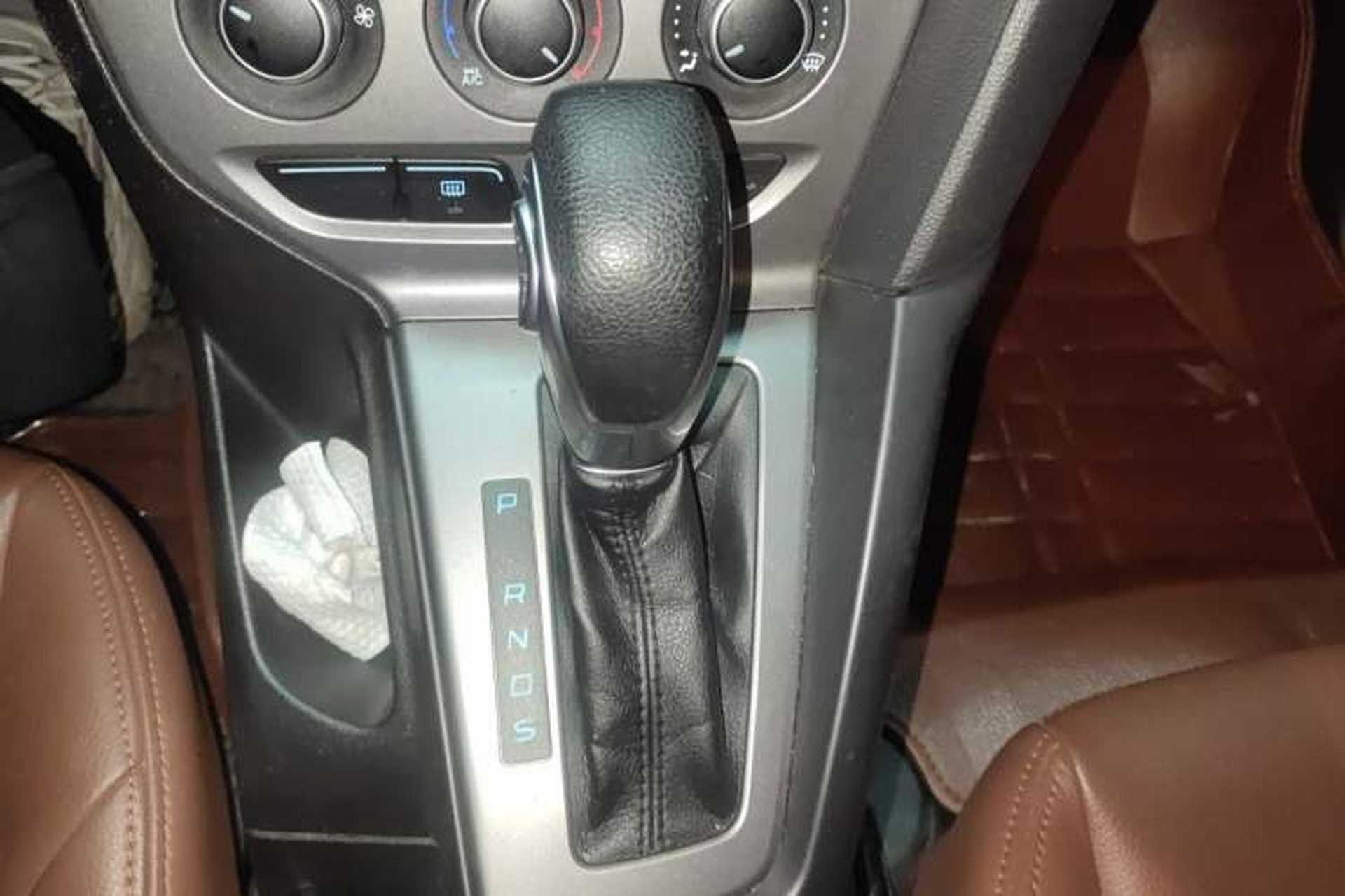 Used Ford Focus 2012 Hatchback 1.6L Automatic Comfort Model Gear Lever