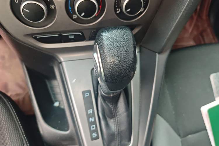Used Ford Focus 2012 Hatchback 1.6L Automatic Comfort Model Gear Lever