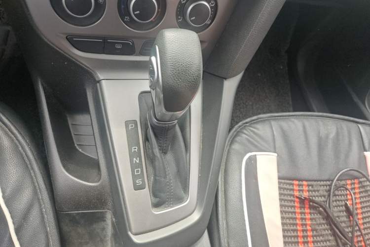 Used Ford Focus 2012 Hatchback 1.6L Automatic Comfort Model Gear Lever