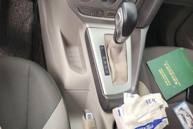 Used Ford Focus 2012 Sedan 1.6L Automatic Comfort Model Gear Lever