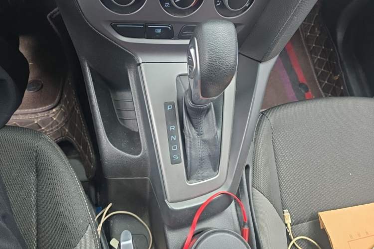 Used Ford Focus 2012 Hatchback 1.6L Automatic Comfort Model Gear Lever