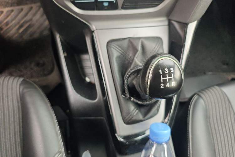 Used Ford Focus 2012 Hatchback 1.6L Manual Fashion Edition Gear Lever