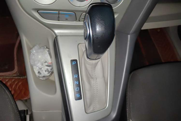 Used Ford Focus 2012 Sedan 1.6L Automatic Comfort Model Gear Lever
