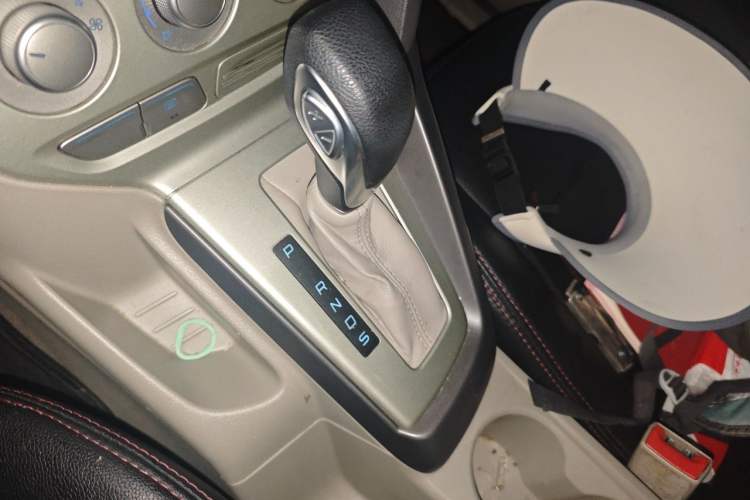 Used Ford Focus 2012 Sedan 1.6L Automatic Comfort Model Gear Lever