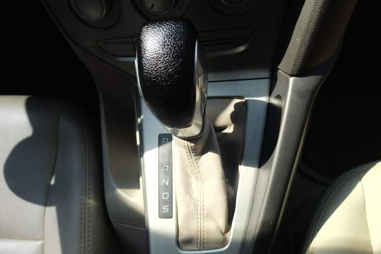 Used Ford Focus 2012 Sedan 1.6L Automatic Comfort Model Gear Lever
