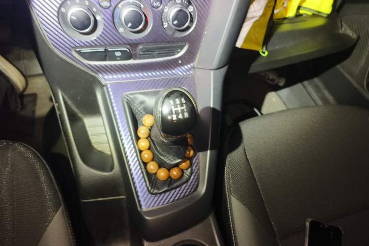 Used Ford Focus 2012 Hatchback 1.6L Manual Comfort Model Gear Lever