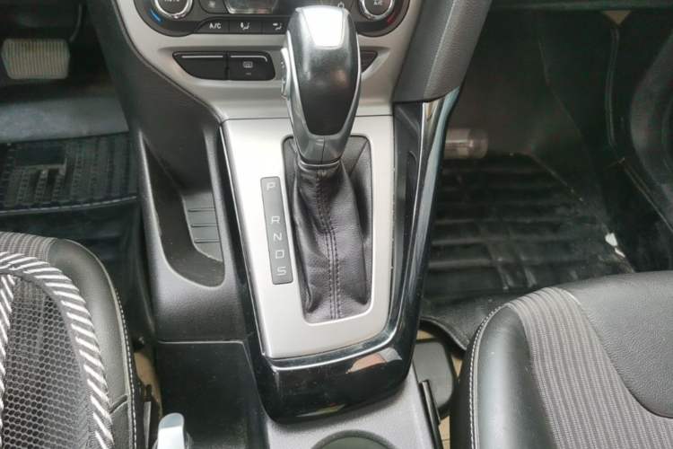 Used Ford Focus 2012 Hatchback 1.6L Automatic Fashion Edition Gear Lever