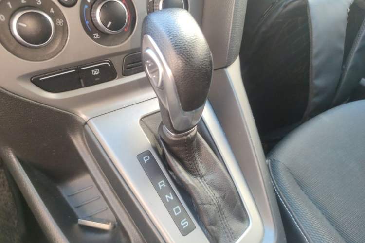 Used Ford Focus 2012 Hatchback 1.6L Automatic Comfort Model Gear Lever