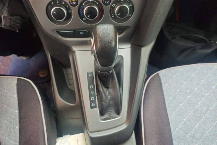 Used Ford Focus 2012 Hatchback 1.6L Automatic Comfort Model Gear Lever