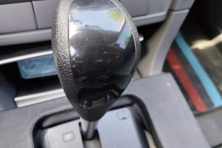Used Ford Focus 2012 Hatchback Classic 1.8L Automatic Base Model Gear Lever