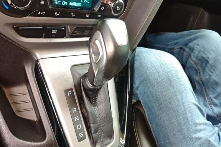 Used Ford Focus 2012 Hatchback 1.6L Automatic Fashion Edition Gear Lever