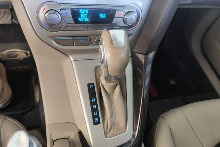 Used Ford Focus 2012 Sedan 1.6L Automatic Prestige Model Gear Lever