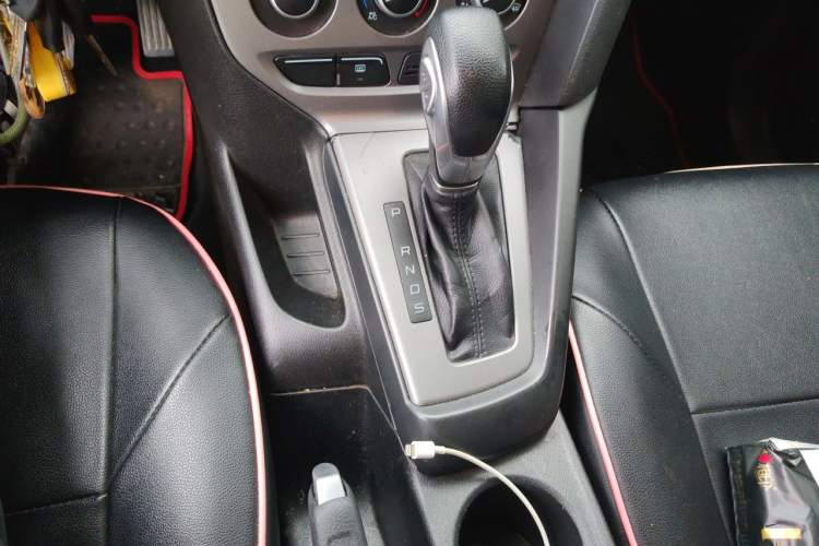 Used Ford Focus 2012 Hatchback 1.6L Automatic Comfort Model Gear Lever