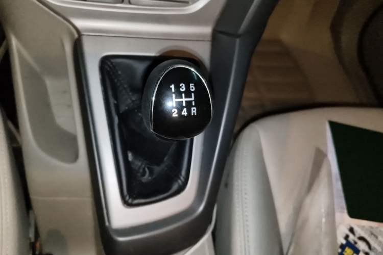 Used Ford Focus 2012 Sedan 1.6L Manual Comfort Model Gear Lever