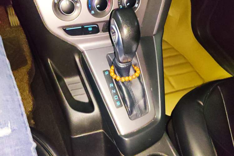 Used Ford Focus 2012 Hatchback 1.6L Automatic Comfort Model Gear Lever