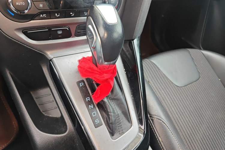 Used Ford Focus 2012 Hatchback 1.6L Automatic Fashion Edition Gear Lever