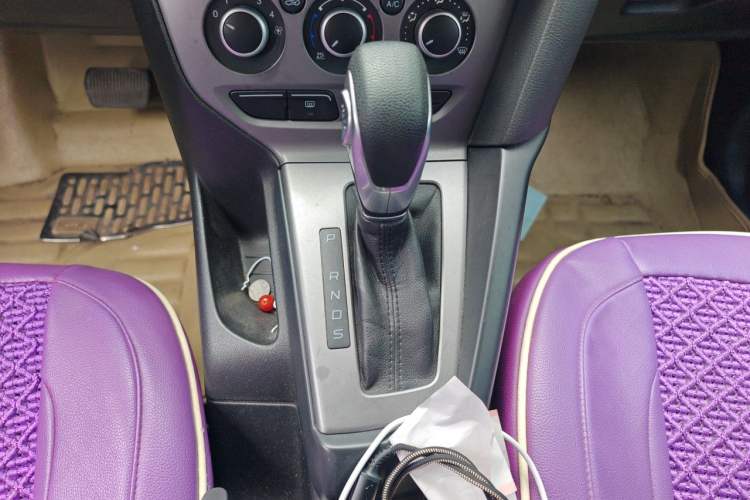Used Ford Focus 2012 Hatchback 1.6L Automatic Comfort Model Gear Lever