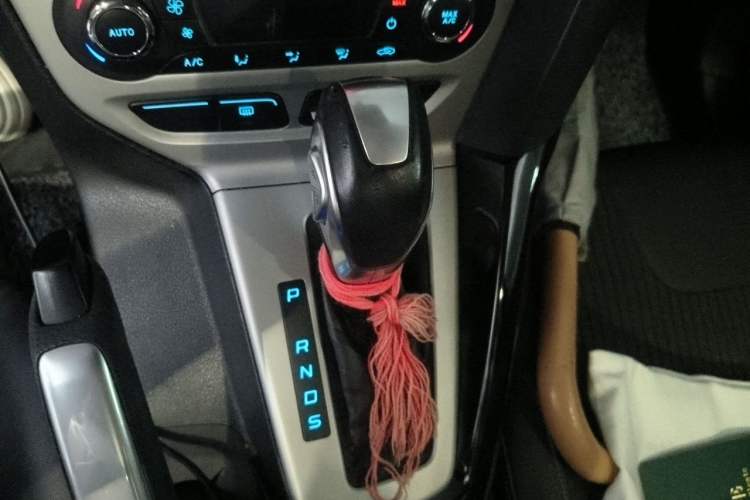 Used Ford Focus 2012 Hatchback 2.0L Automatic Luxury Sport Model Gear Lever