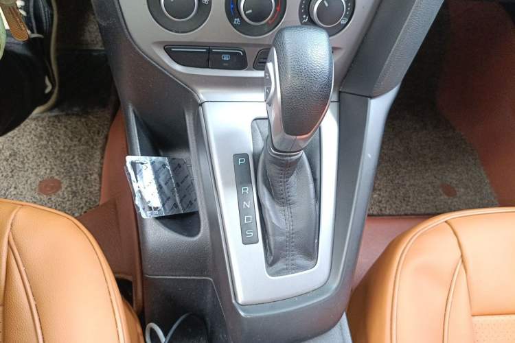 Used Ford Focus 2012 Hatchback 1.6L Automatic Comfort Model Gear Lever