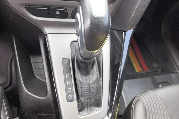 Used Ford Focus 2012 Hatchback 1.6L Automatic Fashion Edition Gear Lever