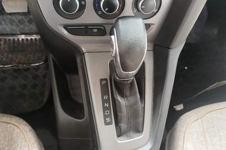 Used Ford Focus 2012 Hatchback 1.6L Automatic Comfort Model Gear Lever