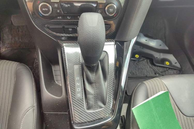 Used Ford Focus 2012 Hatchback 1.6L Automatic Fashion Edition Gear Lever