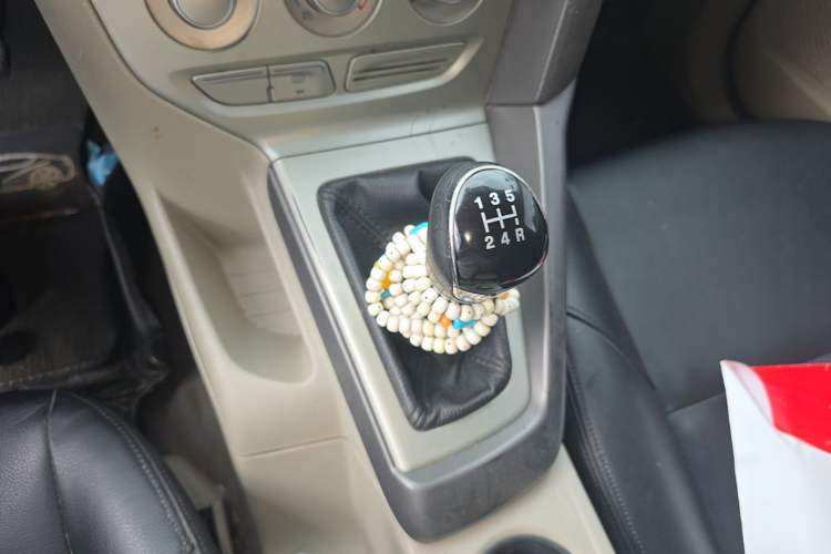 Used Ford Focus 2012 Sedan 1.6L Manual Comfort Model Gear Lever