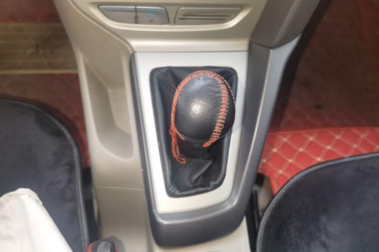 Used Ford Focus 2012 Sedan 1.6L Manual Comfort Model Gear Lever