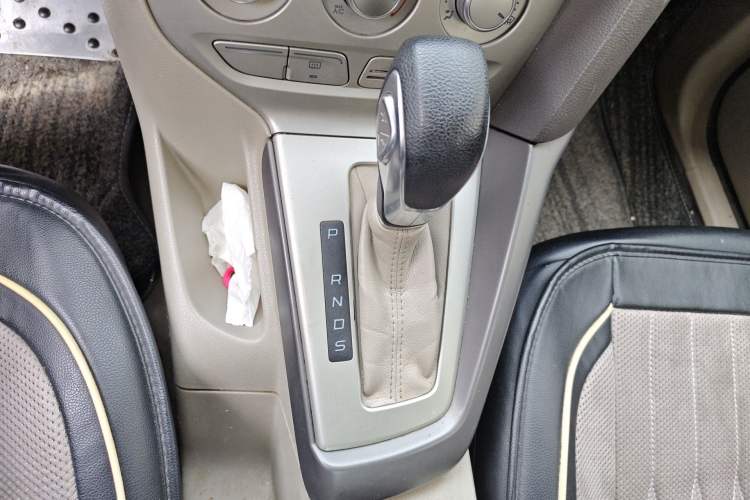 Used Ford Focus 2012 Sedan 1.6L Automatic Comfort Model Gear Lever
