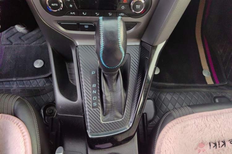 Used Ford Focus 2012 Hatchback 1.6L Automatic Fashion Edition Gear Lever