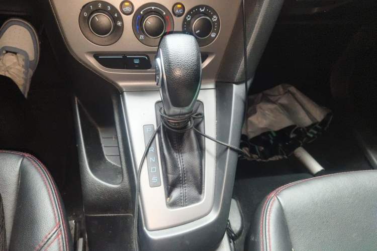 Used Ford Focus 2012 Hatchback 1.6L Automatic Comfort Model Gear Lever