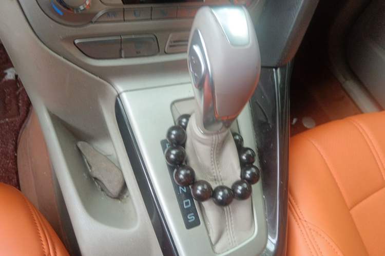 Used Ford Focus 2012 Sedan 1.6L Automatic Fashion Edition Gear Lever
