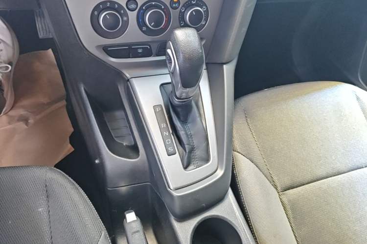Used Ford Focus 2012 Hatchback 1.6L Automatic Comfort Model Gear Lever