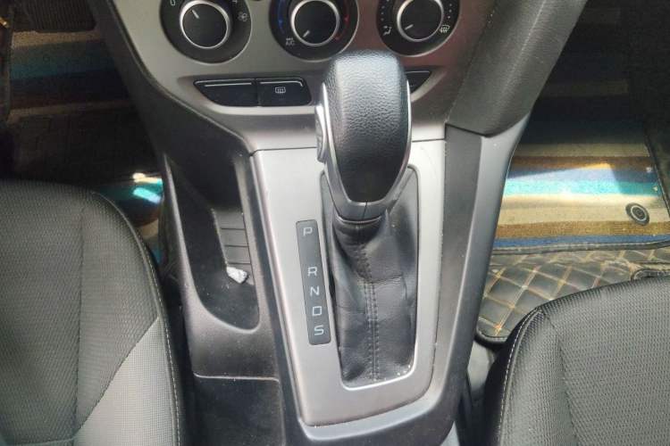 Used Ford Focus 2012 Hatchback 1.6L Automatic Comfort Model Gear Lever