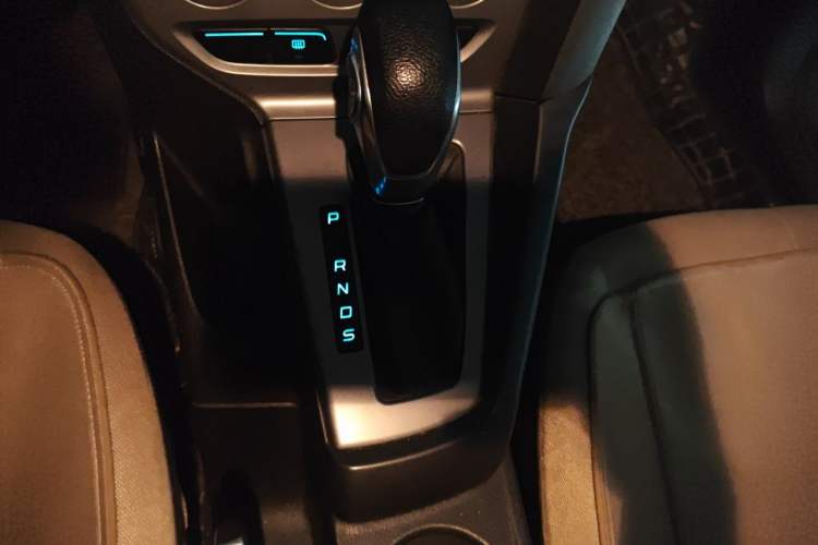 Used Ford Focus 2012 Hatchback 1.6L Automatic Comfort Model Gear Lever