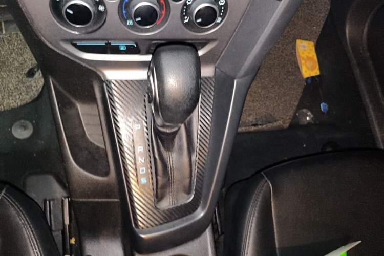 Used Ford Focus 2012 Hatchback 1.6L Automatic Comfort Model Gear Lever