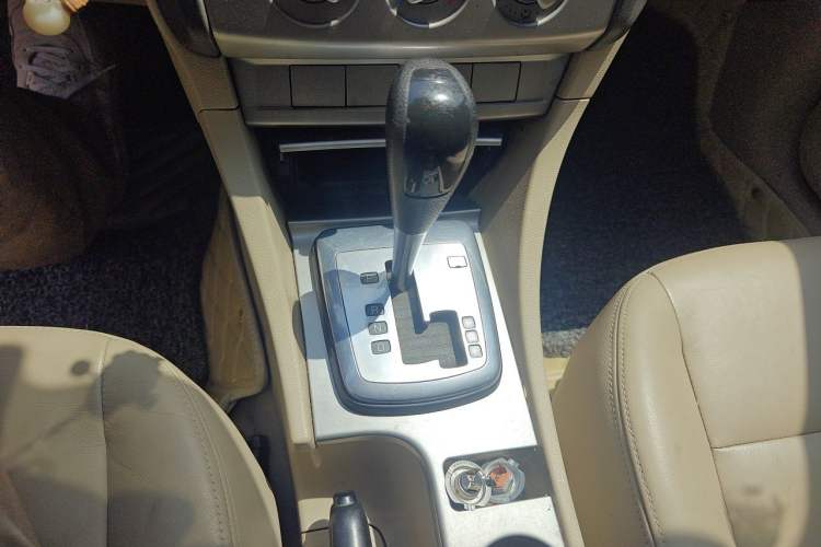 Used Ford Focus 2012 Hatchback Classic 1.8L Automatic Fashion Edition Gear Lever