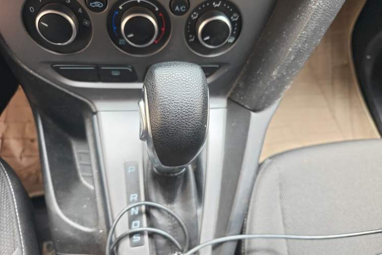 Used Ford Focus 2012 Hatchback 1.6L Automatic Comfort Model Gear Lever