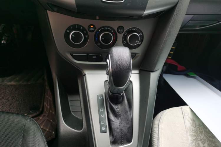 Used Ford Focus 2012 Hatchback 1.6L Automatic Comfort Model Gear Lever