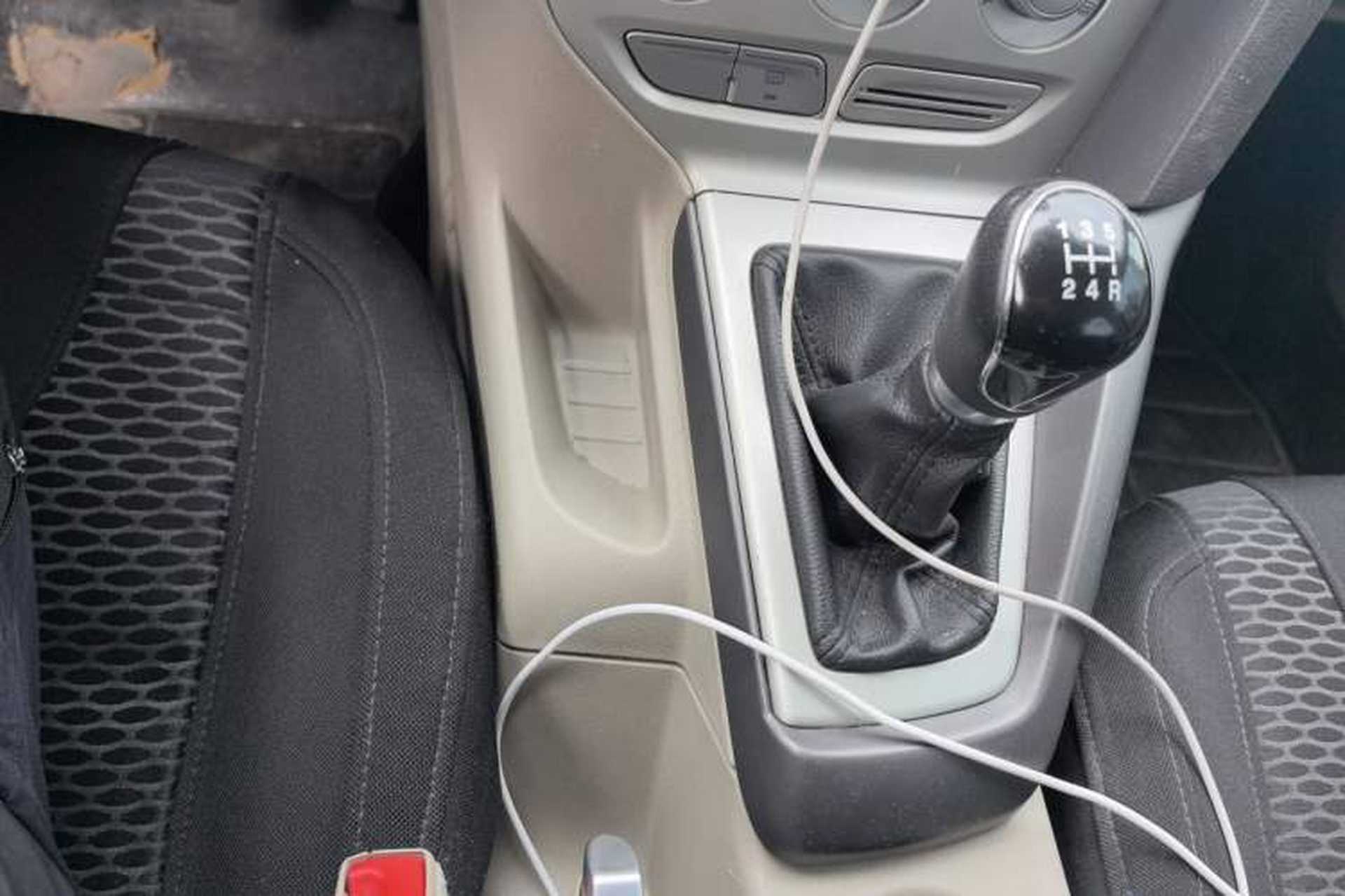Used Ford Focus 2012 Sedan 1.6L Manual Comfort Model Gear Lever