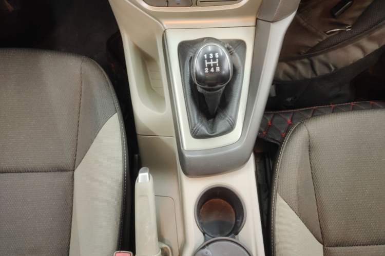 Used Ford Focus 2012 Sedan 1.6L Manual Comfort Model Gear Lever