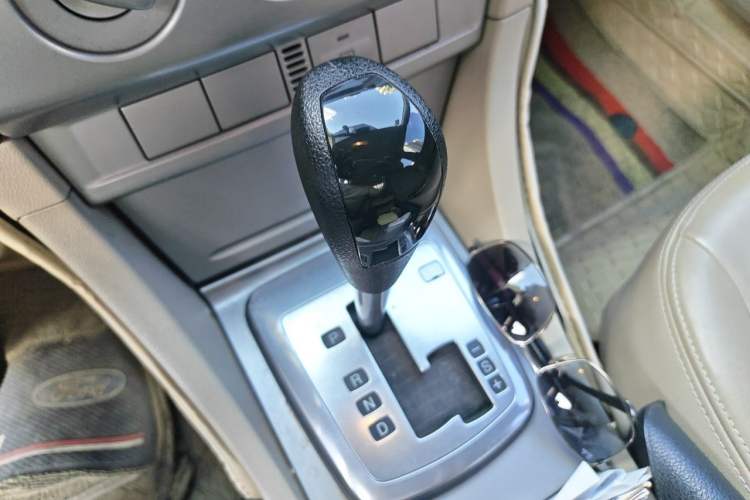 Used Ford Focus 2012 Hatchback Classic 1.8L Automatic Fashion Edition Gear Lever