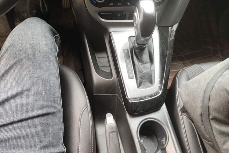 Used Ford Focus 2012 Hatchback 1.6L Automatic Fashion Edition Gear Lever