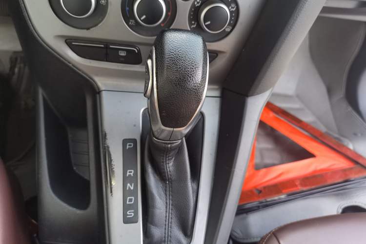 Used Ford Focus 2012 Hatchback 1.6L Automatic Comfort Model Gear Lever